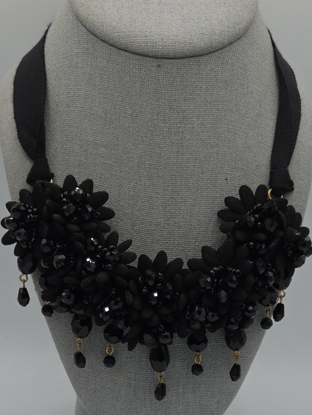 5 for $25! Ann Taylor Black Floral Statement Necklace